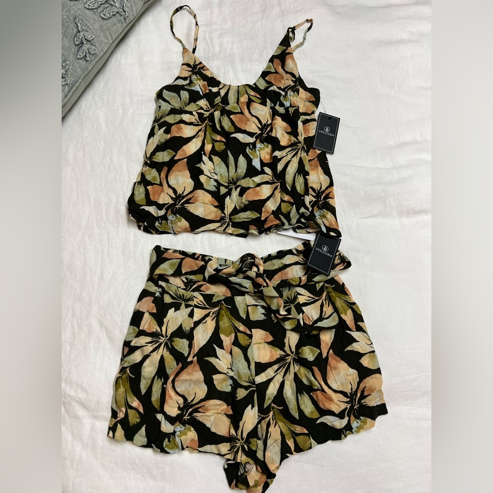 Volcom shorts and cami set